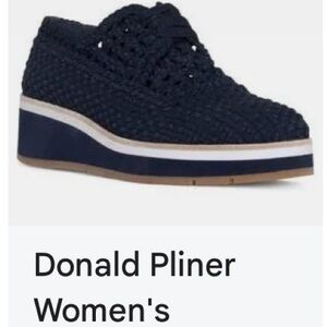 BRAND NEW IN BOX 
Donald Pliner luxury shoes~comfort & fashionable